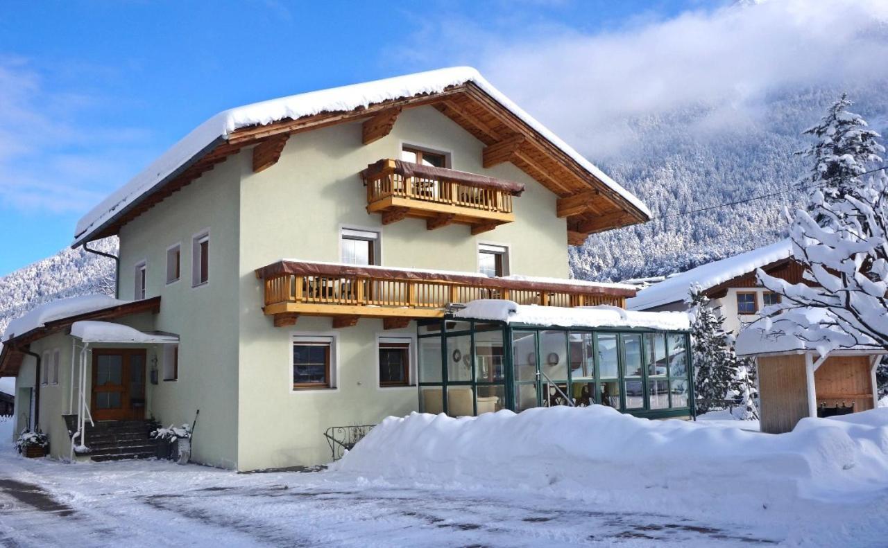 Haus Christine Apartment Фулпмес Екстериор снимка