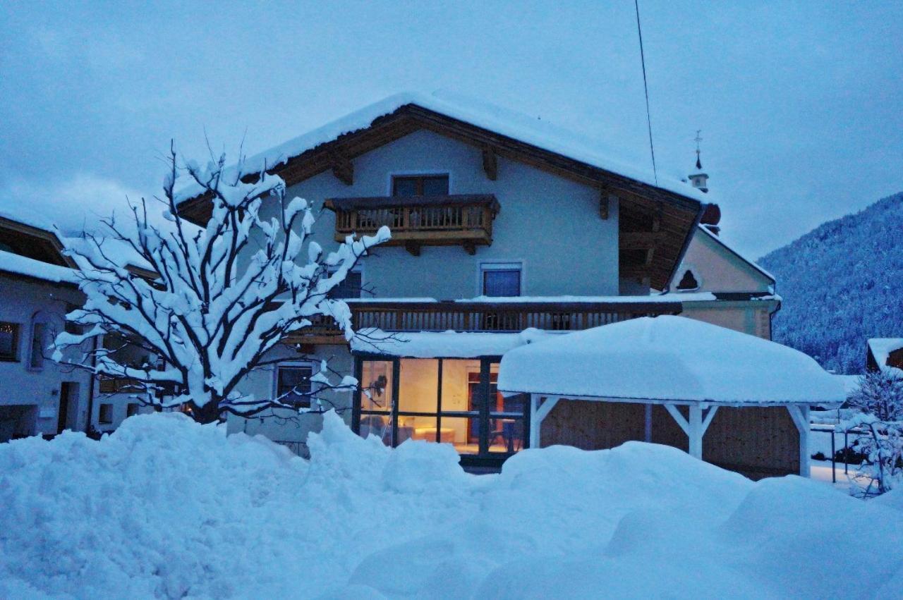 Haus Christine Apartment Фулпмес Екстериор снимка