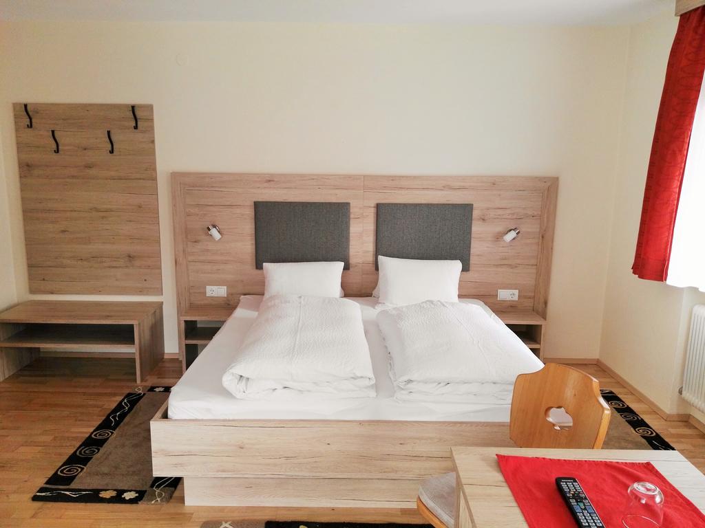 Haus Christine Apartment Фулпмес Екстериор снимка